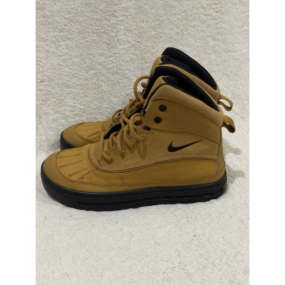 Nike Woodside 2 ACG Boot Wheat/Black Size 4 Youth Kids Waterproof School Recess